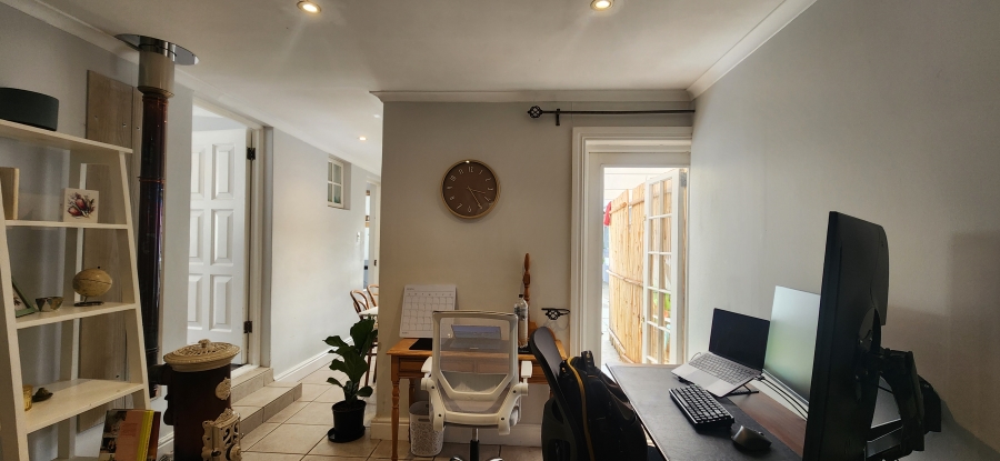 To Let 2 Bedroom Property for Rent in Tokai Western Cape